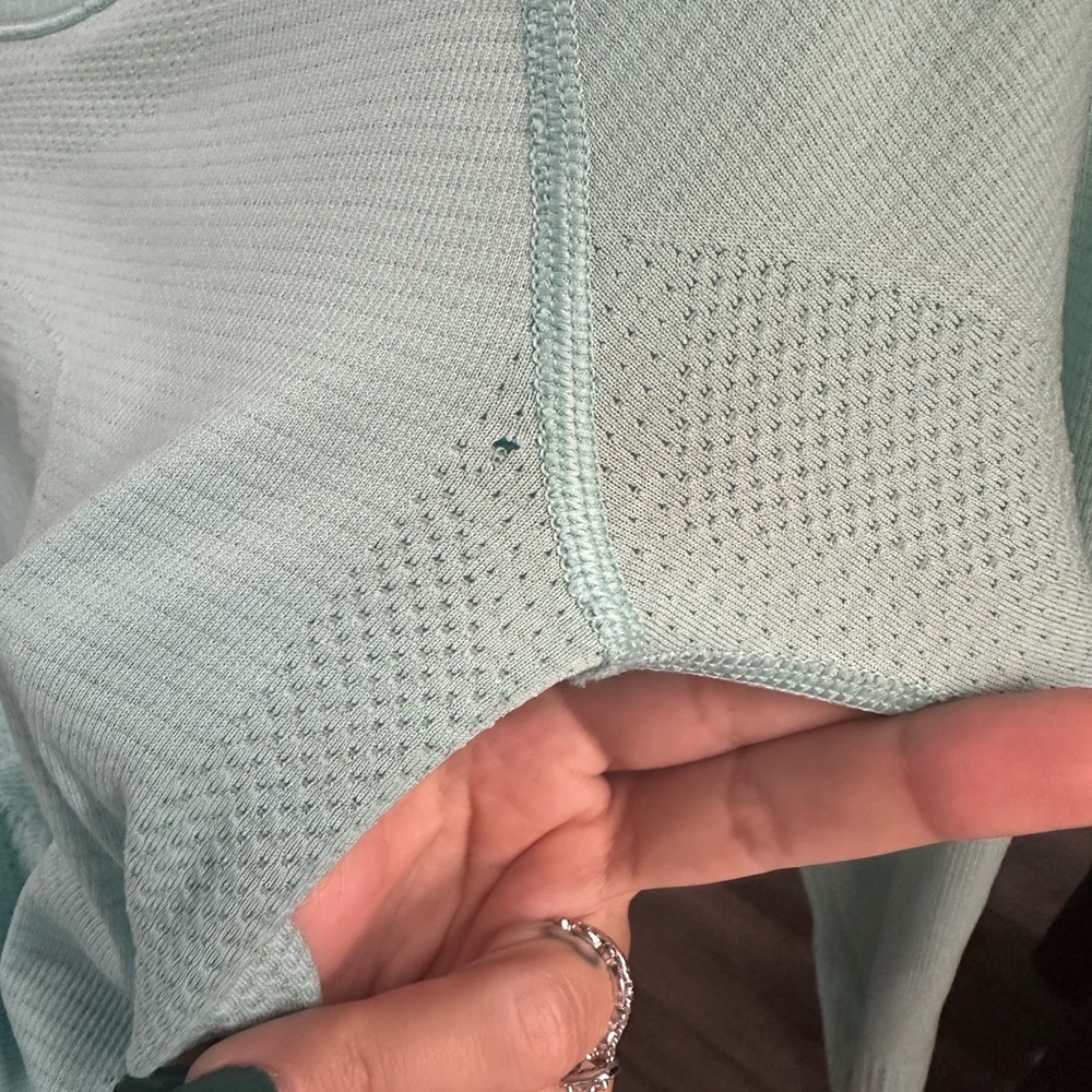 Lulu top size 4
